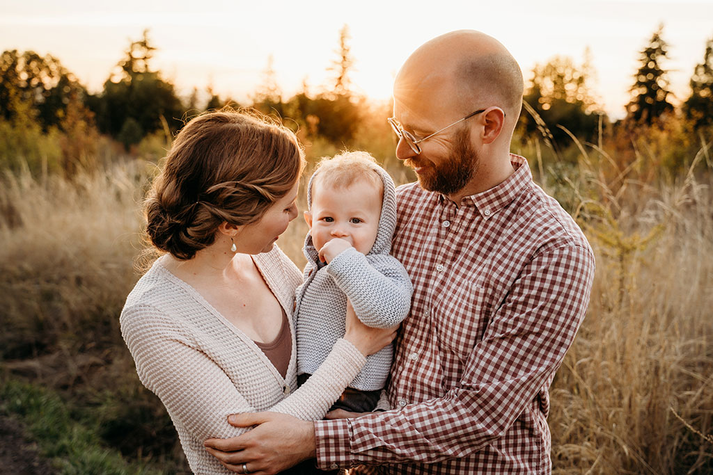 Family Photography by Natalie Broders at Cooper Mountain Nature Park in Beaverton, OR - October