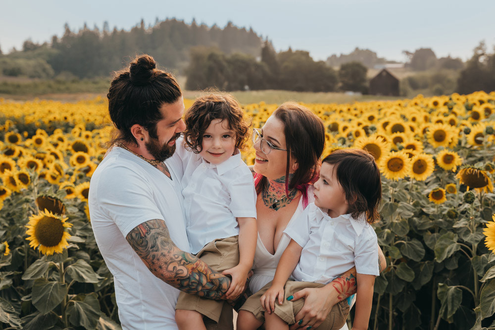 sunflower field family photos